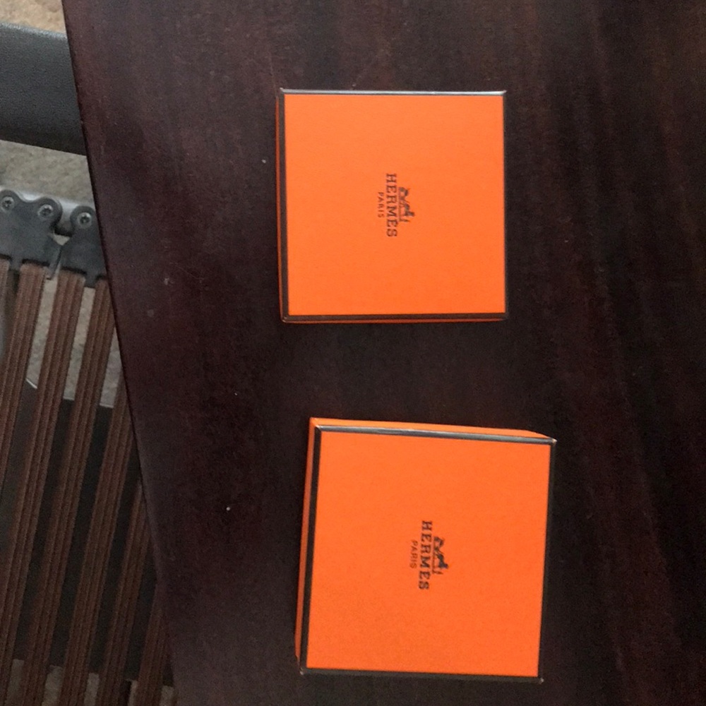2 Hermes boxes